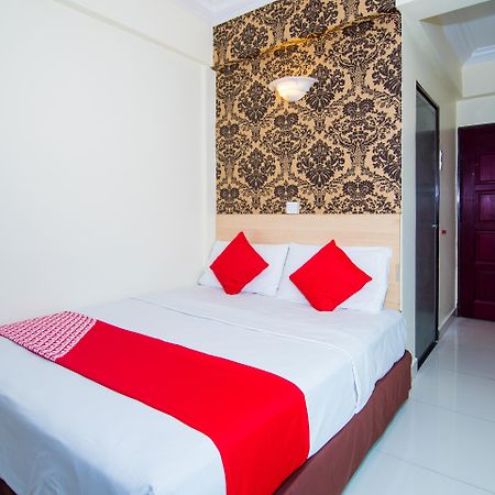 Sea Princess Hotel Teluk Bahang Exteriör bild