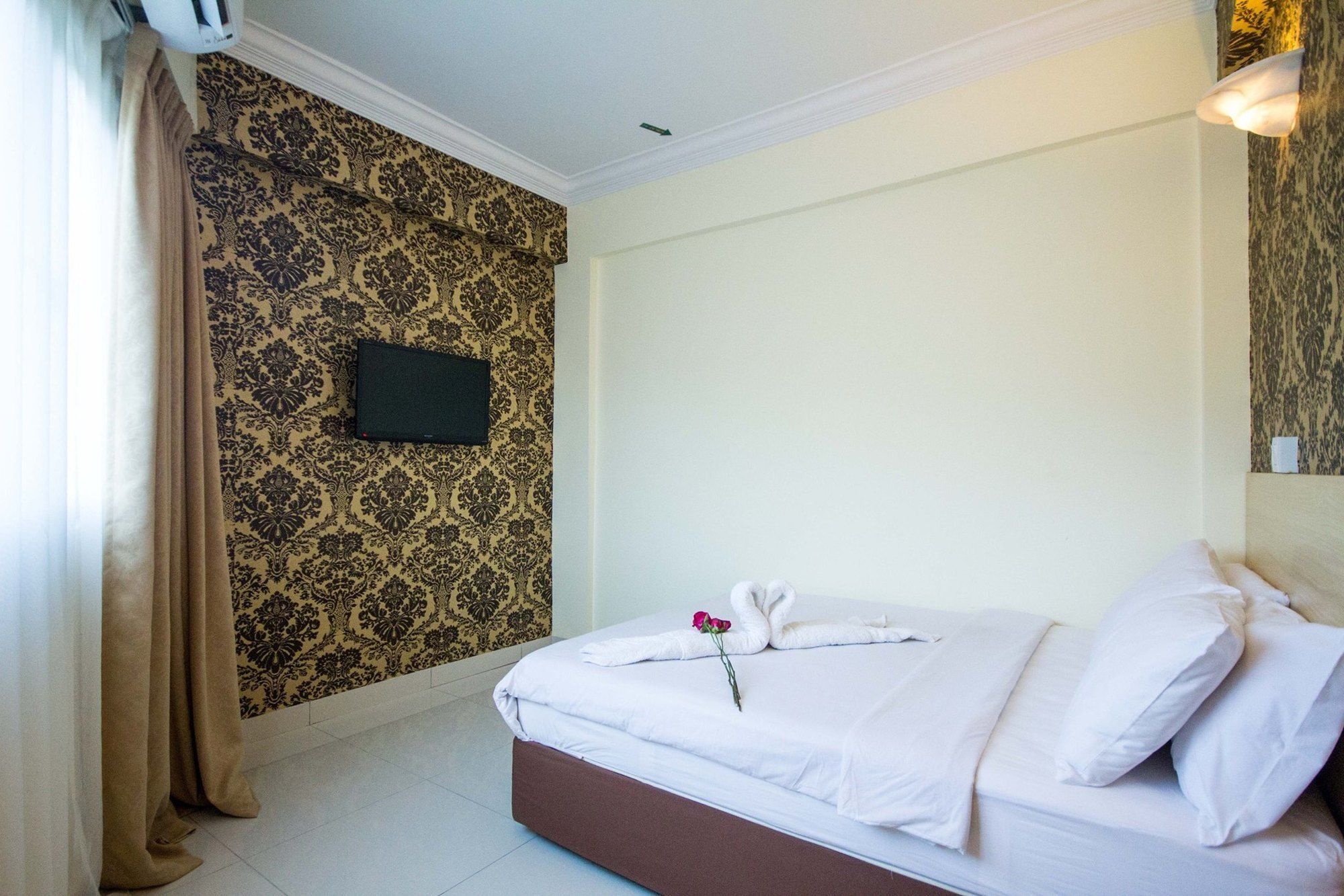 Sea Princess Hotel Teluk Bahang Exteriör bild